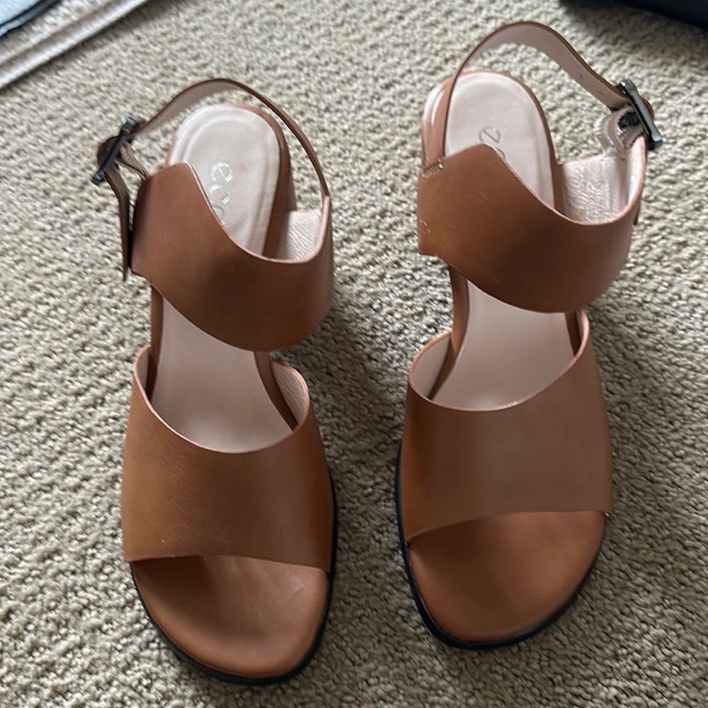 ECCO size 6, brown sandals